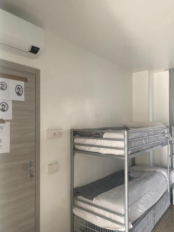 Mrhostel Milano Bagian luar foto