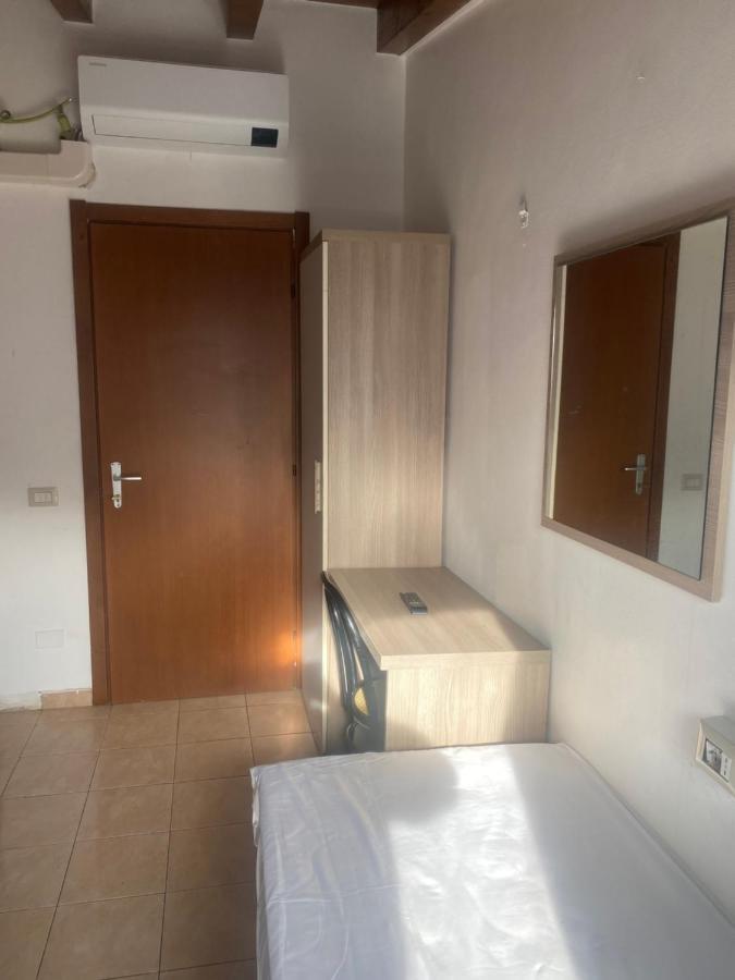 Mrhostel Milano Bagian luar foto