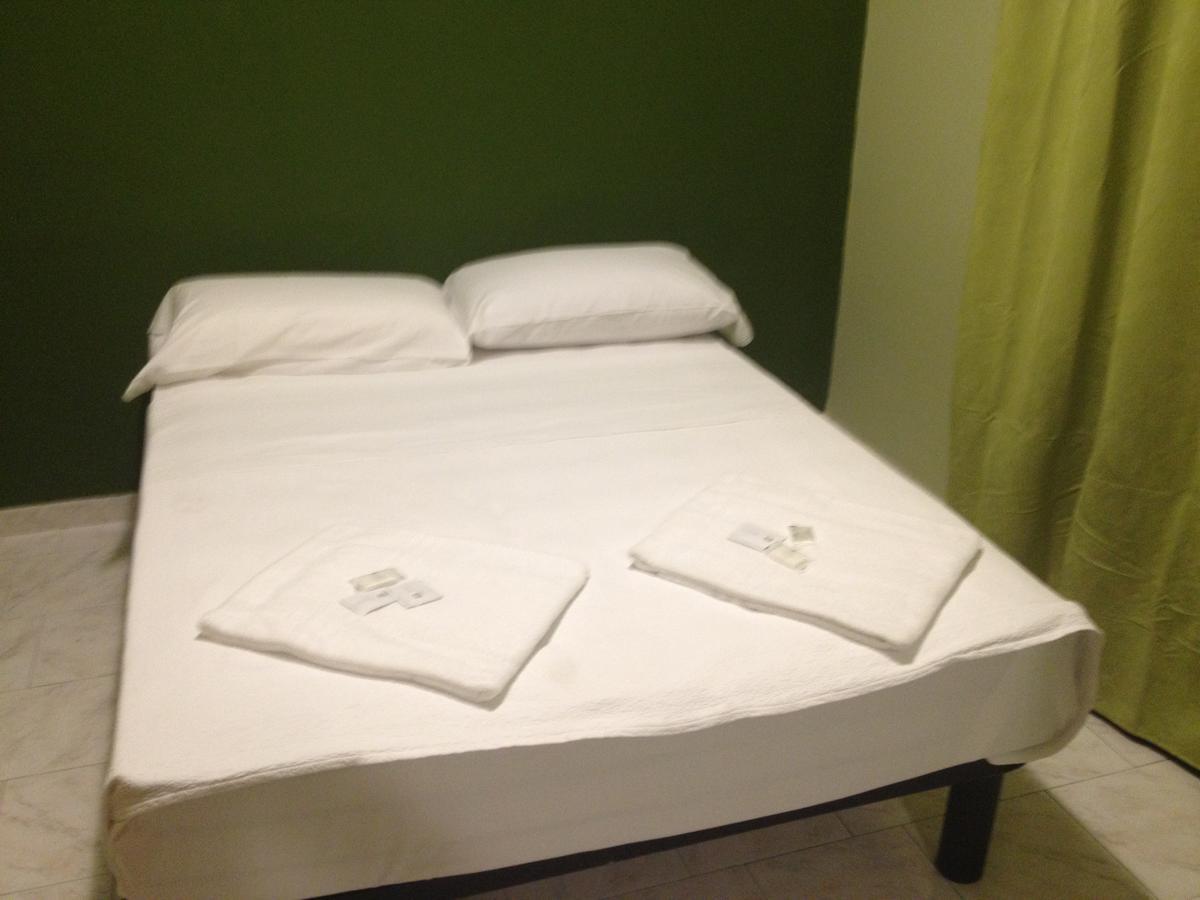 Mrhostel Milano Bagian luar foto