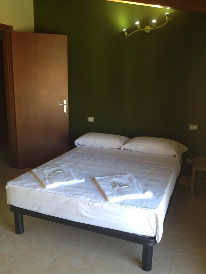 Mrhostel Milano Bagian luar foto