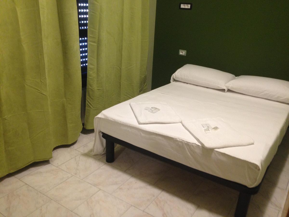 Mrhostel Milano Bagian luar foto