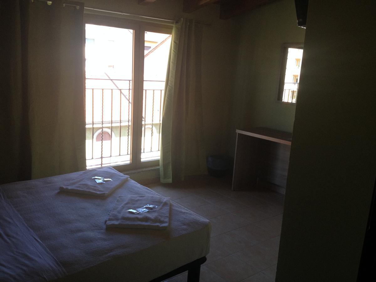 Mrhostel Milano Bagian luar foto