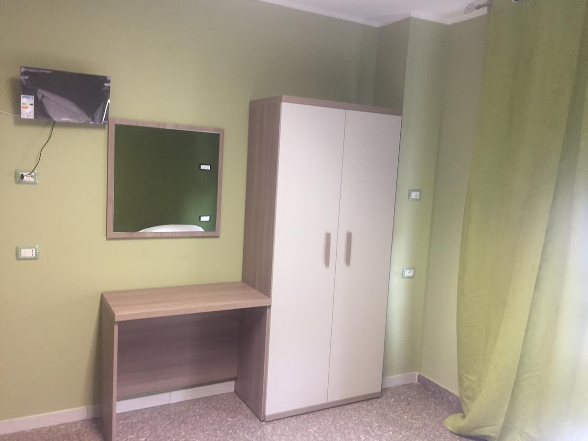 Mrhostel Milano Bagian luar foto