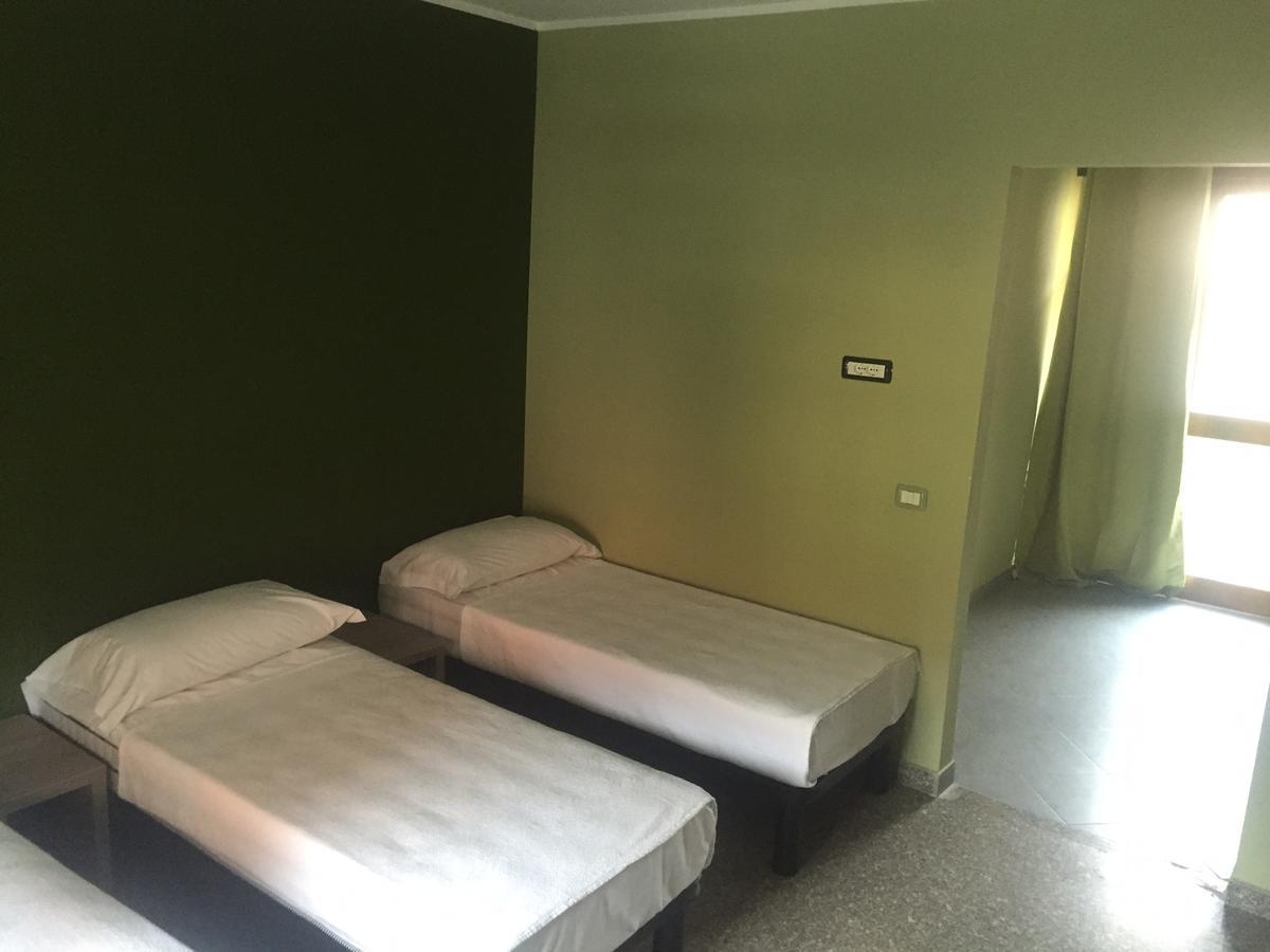 Mrhostel Milano Bagian luar foto